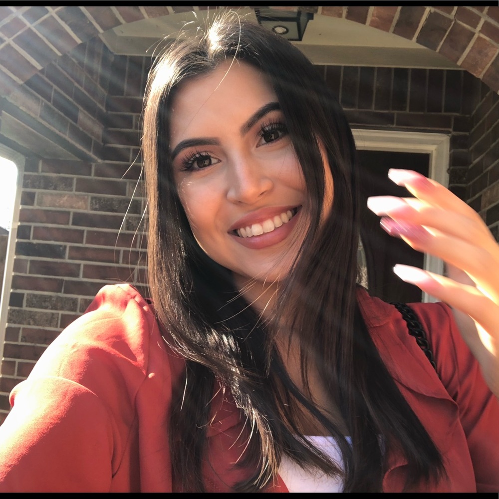 Meet your Posher, Ana